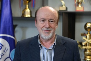 افتخاری: قهرمانی استقلال را تبریک میگویم/ با شفر برای 2 سال تمدید کردیم