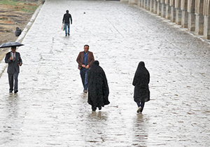 آسمانی نیمه ابری، وزش باد و رعدوبرق در اصفهان