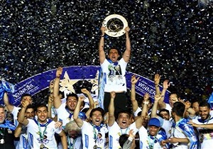 از بازار سیاه بلیط فروشی در کنار استادیوم تا آمدن هواداران پرسپولیسی به بازی استقلال + فیلم