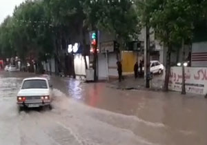 آبگرفتگی شدید خیابان&zwnj;ها در خرم&zwnj;آباد + فیلم