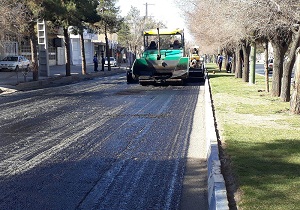 انجام عملیات لکه گیری آسفالت معابر در اهواز