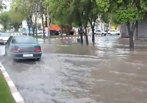 آبگرفتگی گسترده خیابان‌ها در بوکان + فیلم