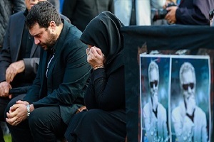 پیامک ۱۰۰ میلیون تومانی به همسر اسطوره استقلال