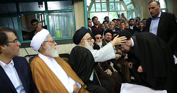 تفاوتی در مراسم عمامه گذاری احمد آقا با دیگر مراسم ندیدم