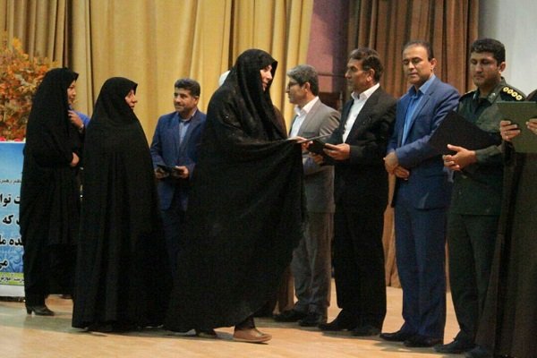 همایش تجلیل از خانواده&zwnj;های معظم شهدای فرهنگی و معلمان نمونه به مناسبت هفته معلم برگزار شد