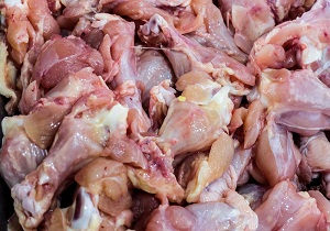 کشف بیش از 15 کیلوگرم گوشت و آلایش مرغ در اندیمشک