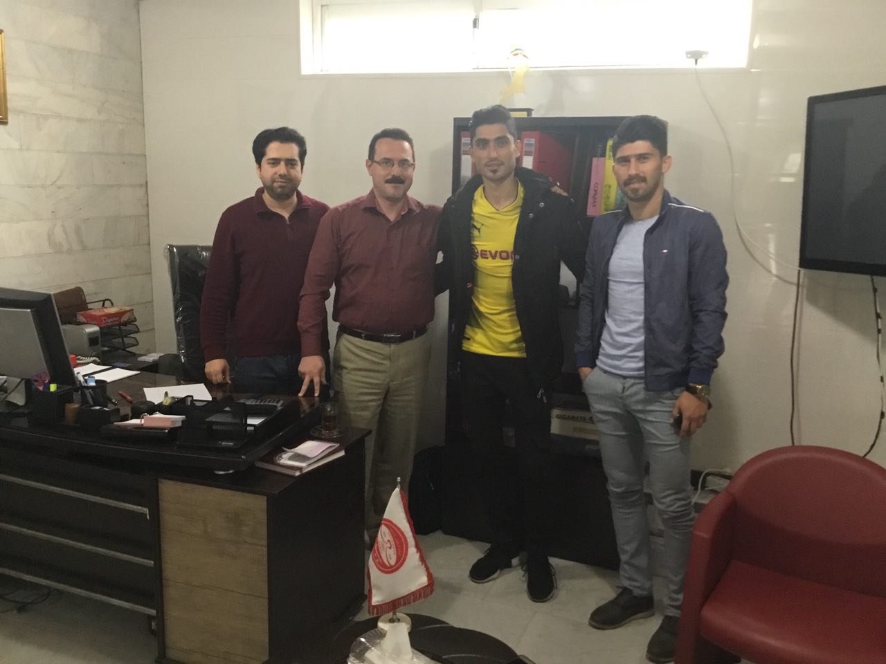 تسویه حساب باشگاه سپیدرود با مدافع پرسپولیس و طلبکاران فصول گذشته + عکس