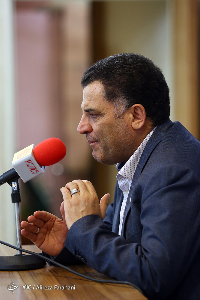 هلال احمر تنها ارگان حاضر در دناست/ دستگاه قضا به دنبال سرنوشت کمک های مردمی به سلبریتی هاست/ پرونده همسر بازیگر معروف در آستانه صدور حکم/ برنامه 18 ماهه برای خودکفایی در تولید مننژیت داریم