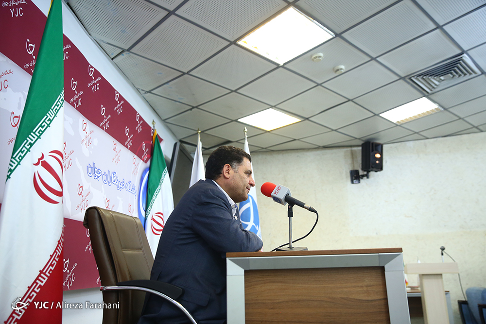 هلال احمر تنها ارگان حاضر در دناست/ دستگاه قضا به دنبال سرنوشت کمک های مردمی به سلبریتی هاست/ پرونده همسر بازیگر معروف در آستانه صدور حکم/ برنامه 18 ماهه برای خودکفایی در تولید مننژیت داریم