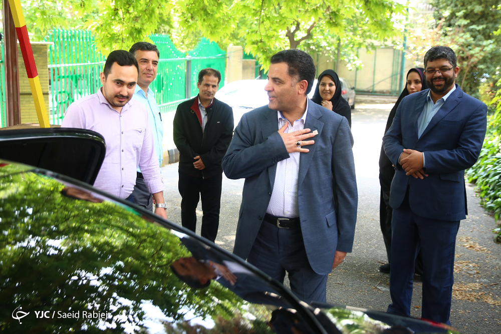 هلال احمر تنها ارگان حاضر در دناست/ دستگاه قضا به دنبال سرنوشت کمک های مردمی به سلبریتی هاست/ پرونده همسر بازیگر معروف در آستانه صدور حکم/ برنامه 18 ماهه برای خودکفایی در تولید مننژیت داریم
