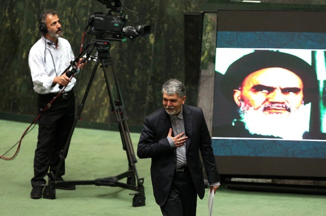 پژمان&zwnj;فر مشروط از وزیر فرهنگ قانع شد