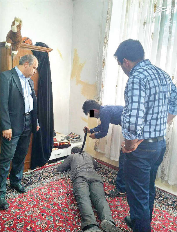 فواره خون در قالی&zwnj;شویی! +عکس