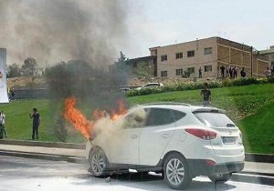 آتش خودرو هیوندا را محاصره کرد
