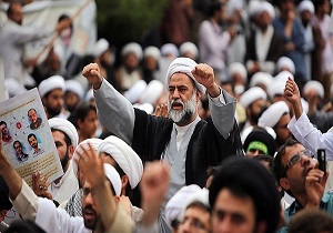 برگزاری تجمع بزرگ حوزویان علیه مواضع خصمانه آمریکا درمدرسه فیضیه قم