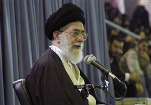 انتهای طلبکاری آمریکا کجاست؟؛ بازخوانی هشدارهای رهبر انقلاب درباره اعتماد به دشمن + فیلم