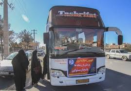 اتوبوس مطالبه گری خبرنگاران درکارخانه نیمه تعطیل
