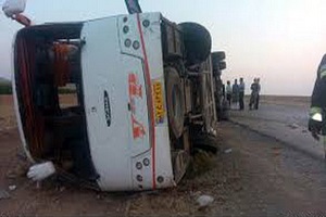 واژگونی اتوبوس دانش آموزان در جاده کلات مشهد + فیلم