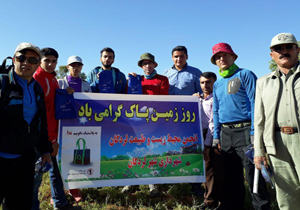 همایش پاکسازی و کوهنوردی در قله کلار برگزار شد