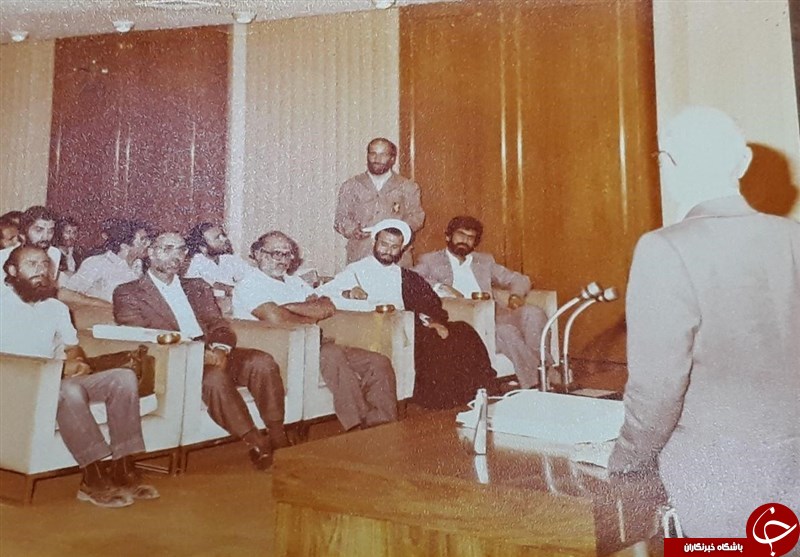 طراحی آرم سپاه چگونه انجام شد؟/ تمجید امام از روحیه ساده&zwnj;زیستی آیت الله خامنه&zwnj;ای