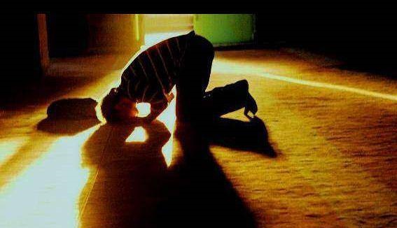 همه چیز درباره تعقیبات نماز صبح، ظهر، عصر و مغرب