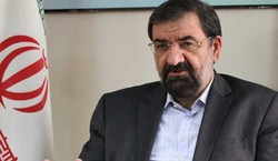 انتقاد محسن رضایی از مسئولانی که چشمانشان به دست کدخداست