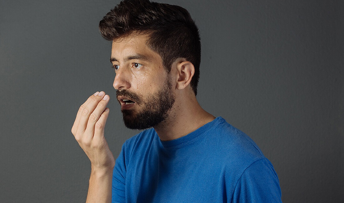شش دلیل برای بوی بد دهان
