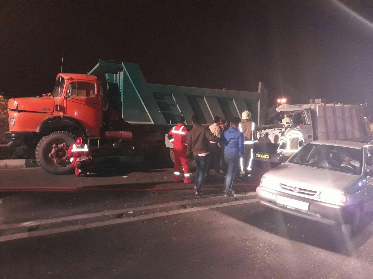 فوت یک تن در حادثه برخورد یک دستگاه کامیونت هیوندا با کامیون