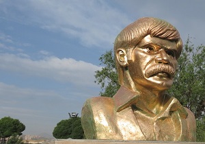 سردیس ۲ سردار شهید کُرد در سنندج رونمایی شد