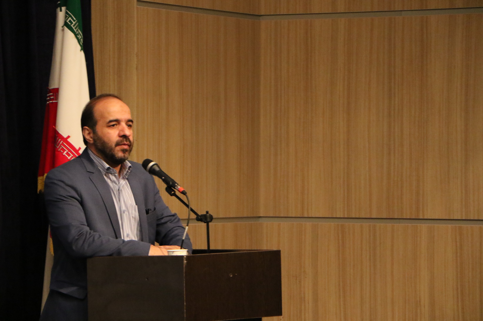 دانشگاه‌ها ظاهر و باطن اسلامى ندارند/ دانشگاه هاى نظامی باید متخصصانی انقلابى تربیت کنند