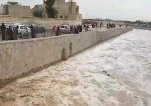جاری شدن سیلاب در دولت‌آباد + فیلم