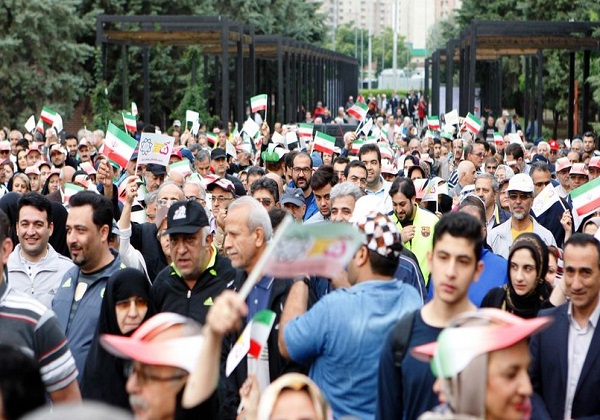 حضور هزاران بازنشسته شهرداری تهران در پنجمین همایش پیاده روی خانوادگی