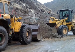 بازگشایی راه سه روستای سیل زده در کیار