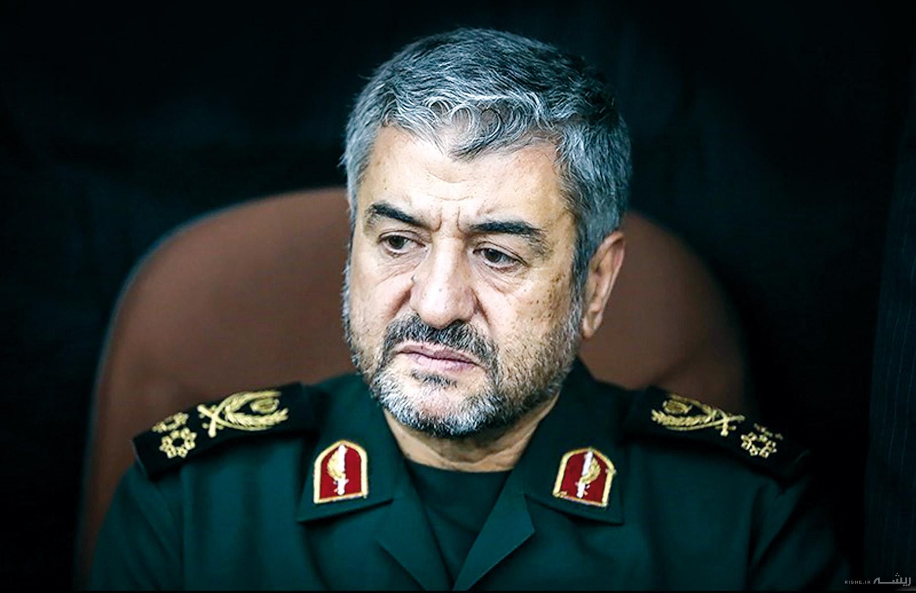 دشمنان یک لحظه انقلاب اسلامی را رها نکرده و نمی&zwnj;کنند