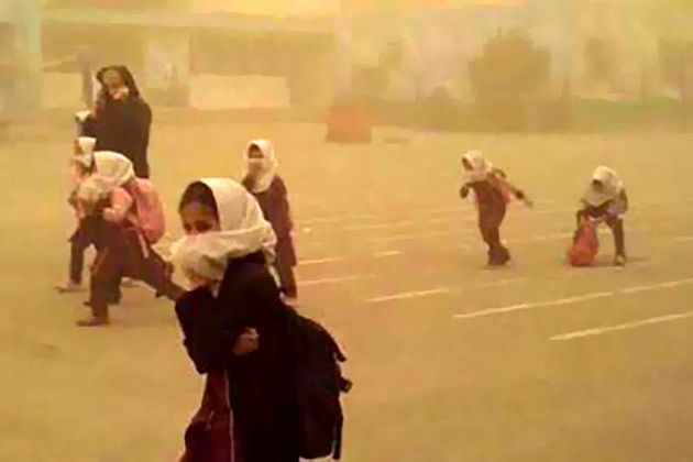 گرد و خاک مدارس نوبت عصر فارس را تعطیل کرد