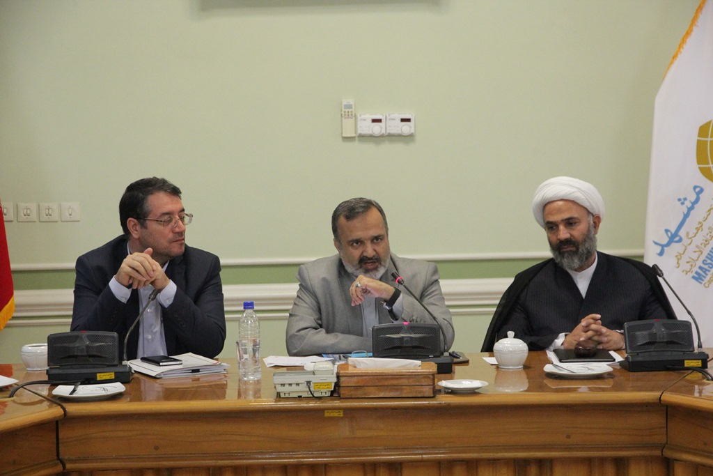 بازار سوغات خراسان رضوی زیر سایه کالا‌های خارجی قرار دارد