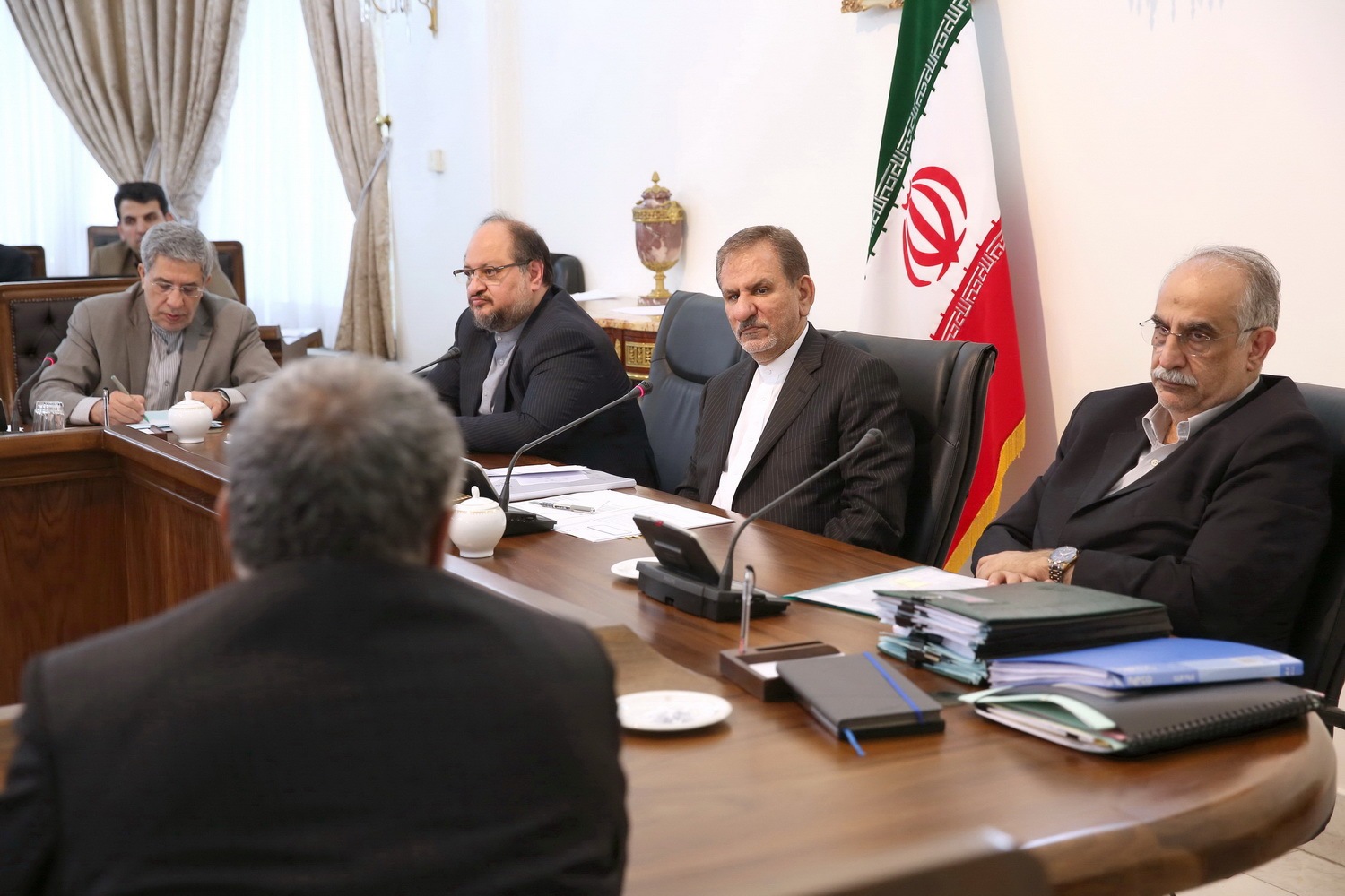تدابیر ستاد تنظیم بازار برای ماه مبارک رمضان/تاکید جهانگیری بر مدیریت جدی و دقیق بازار در این ماه