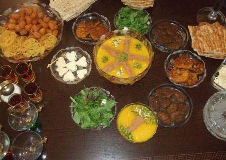 تزیین سفره های آسمانی در ماه رمضان