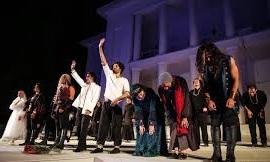 مذاکره با گروه اجرایی کنسرت‌نمایش «سی» در مشهد