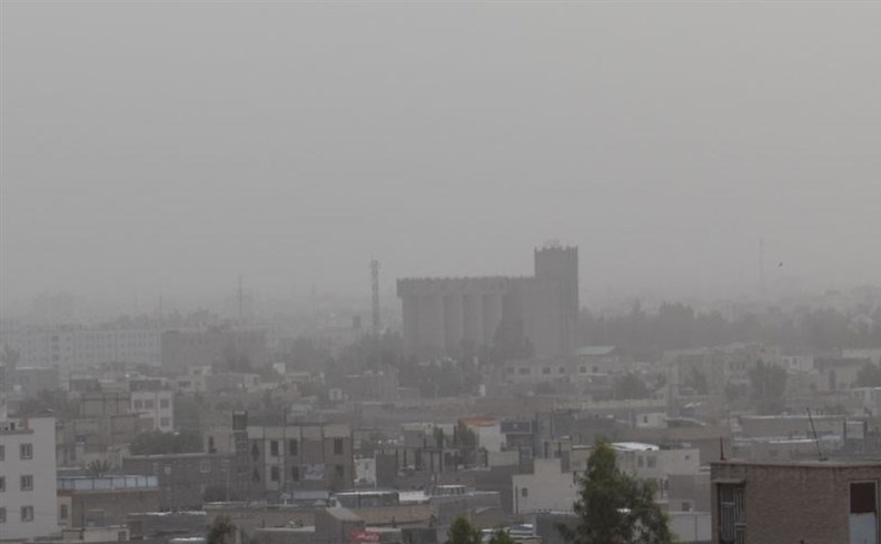 هشتمین روز جولان گرد و غبار در سیستان و بلوچستان نفس ۱۳ شهر را گرفت