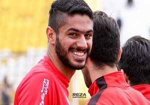 حضور بازیکن پرسپولیس در مراسم استقبال از ماه مبارک رمضان در قم
