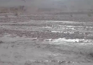 فیلمی از جاری شدن سیل در روستای دهنه‌اجاق