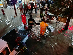 آتش نشانان کاشانی بیش از ۱۵۰ عملیات حادثه سیلاب را پوشش دادند