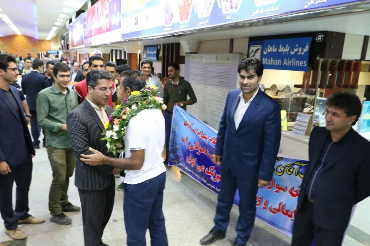 استقبال از مدال آور رقابت های دوچرخه سواری ترکیه + تصاویر