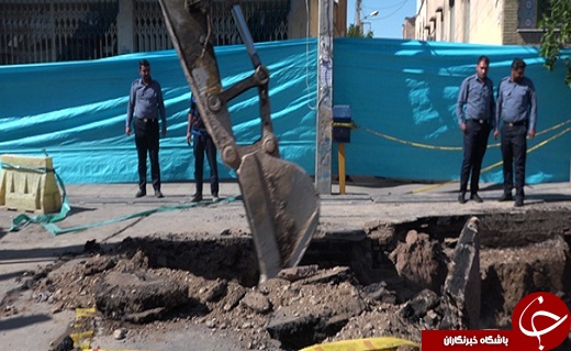 فرونشست بخشی از خيابان امامزاده ابراهيم قم+تصاویر