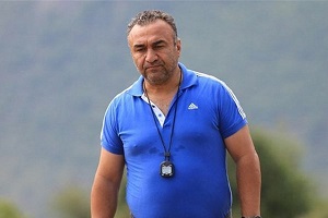 دست نشان: به احترام علی کریمی با سپید رود امضا نکرده بودم