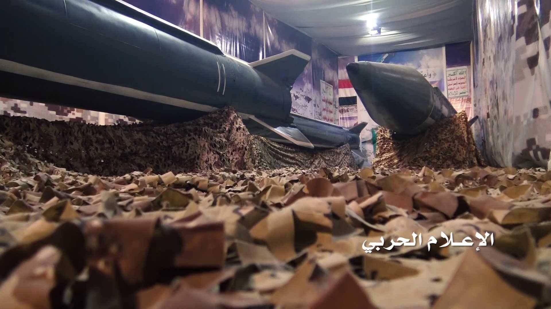 بازدید رئیس شورای عالی سیاسی یمن از یک کارگاه ساخت تجهیزات نظامی