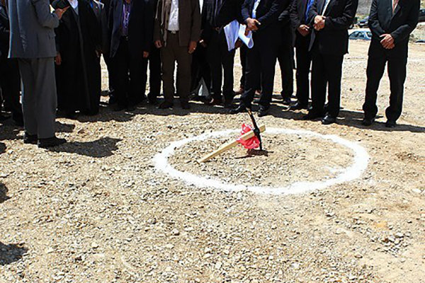 کلنگ زنی بیمارستان ۱۵۰ تختخوابی با حضور وزیر علوم