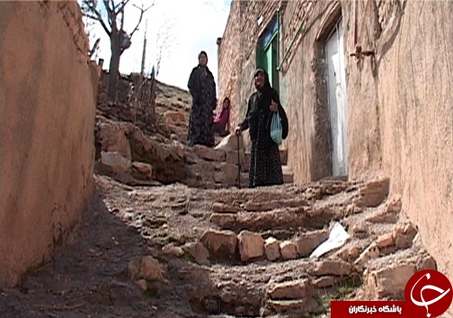 برای رفع مشکلات مناطق حاشیه نشین راه حلی وجود دارد؟/کوچه های کم عرض با خانه های بدون مقاومت در برابر زلزله + تصـاویر