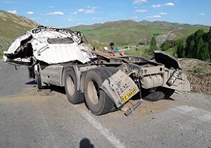 کشته شدن یک نفر بر اثر واژگونی تانکر در محور سقز ـ دیواندره