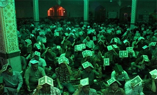 رمضان رنگ مناجات با خدا را به تصویر می کشد